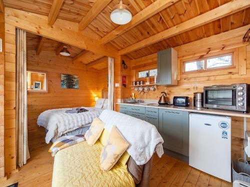 Koplietošanas atpūtas telpa ar TV, Finest Retreats - Pottles Retreat in Surlingham