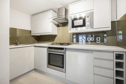 Reigate - Cosy 1 Bed apartment in เรียเกท