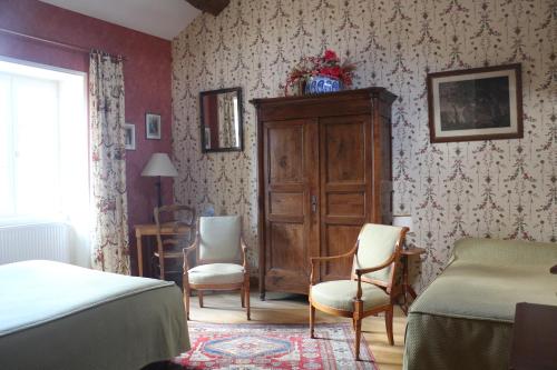 Les Epaux in แซยี