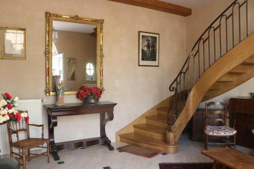 Les Epaux in แซยี