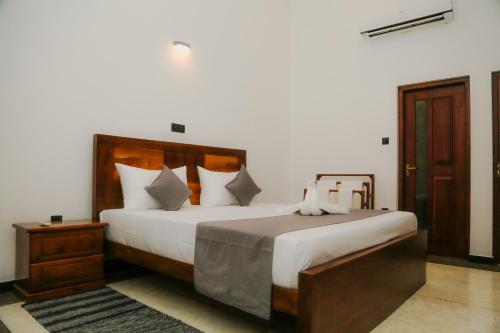 Deluxe Double Room (2 Adults + 1 Child) image 10