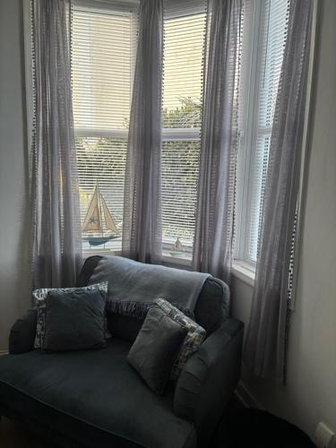 The garden flat - image 13