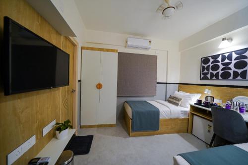 room detail thumbnail 1