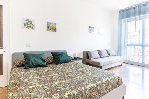 Duomo-Navigli - Two Bedrooms & Terrace with Wi-Fi