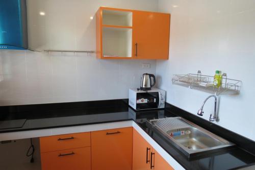 Baan Bee Residence Baan Bee Residence