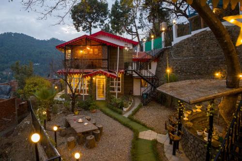 Alaya Stays Farsauli 1 - Pet friendly 3 BHK Hillside Getaway with Gazebo & Balcony