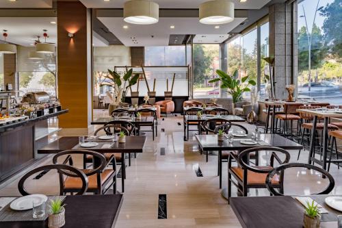 Étterem, Elba Almeria Business & Convention Hotel. in La Loma