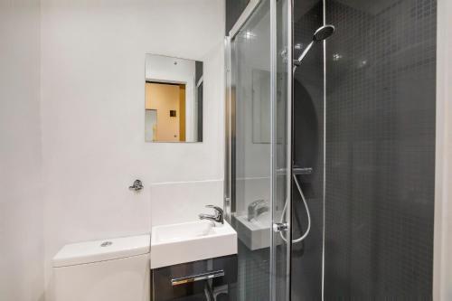 City Apartments - Monkbar Mews - image 9