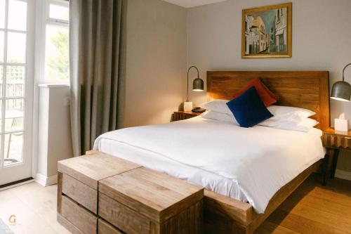Crouchers Hotel - image 2
