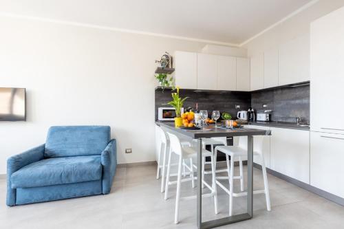 Konyha, GuestHost -Seaside Studio with Swimming Pool and Parking in Tirrenia