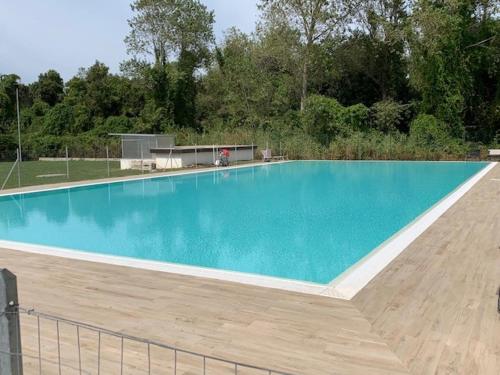 Úszómedence, GuestHost -Seaside Studio with Swimming Pool and Parking in Tirrenia