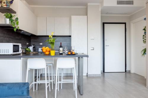 Konyha, GuestHost -Seaside Studio with Swimming Pool and Parking in Tirrenia