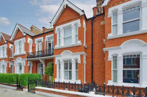 Veeve - Three Bed House on Stapleton Road - Wandsworth - image 10