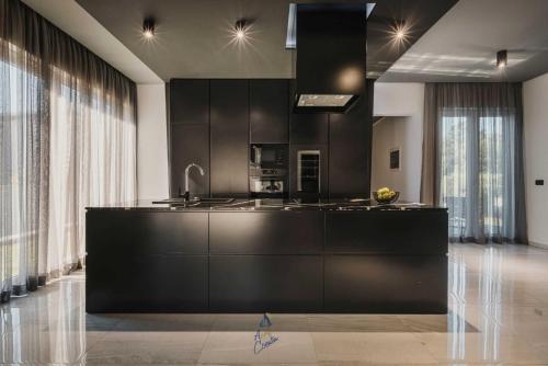 Konyha, Villa Niz I by AwayToCroatia in Valica