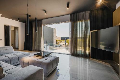 Közös társalgó / TV, Villa Niz I by AwayToCroatia in Valica