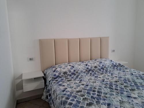 1 queen bed, 1 sofa bed