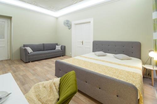 Navratilova Apartment