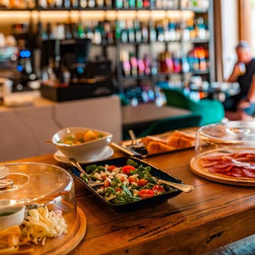 อาหารและเครื่องดื่ม, Casa in ฮราเด็ค คราลอเว