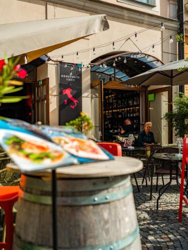 ห้องอาหาร, Casa in ฮราเด็ค คราลอเว