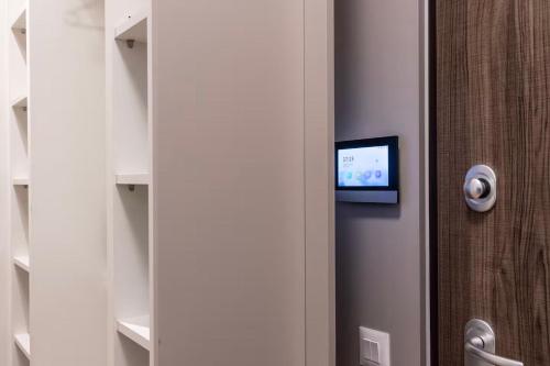 One-Bedroom Premium Apartment image 3