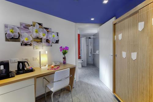 Hospitality Hotel - image 12