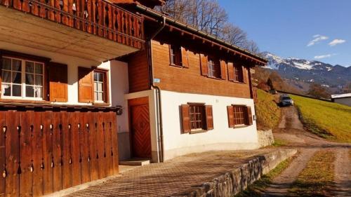  Ferienhaus Stutz Hausteil rechts in Küblis