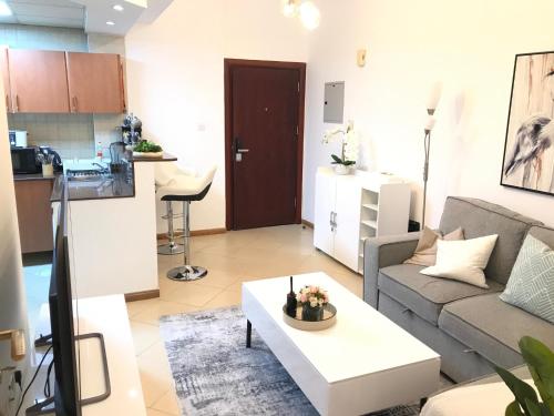 Cozy one bedroom close to beach and metro station, Dubai (foto 5)