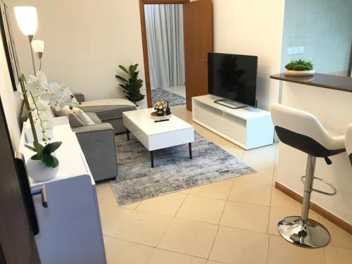 Cozy one bedroom close to beach and metro station, Dubai (foto 7)