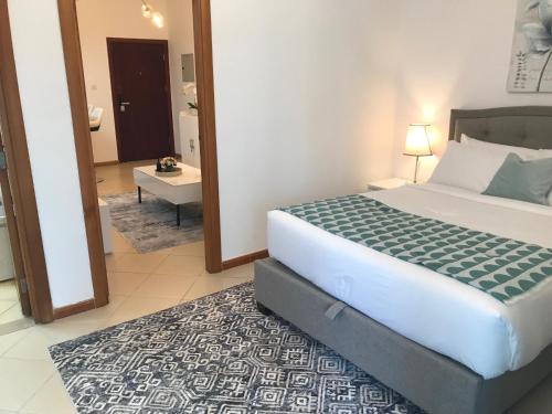 Cozy one bedroom close to beach and metro station, Dubai (foto 3)