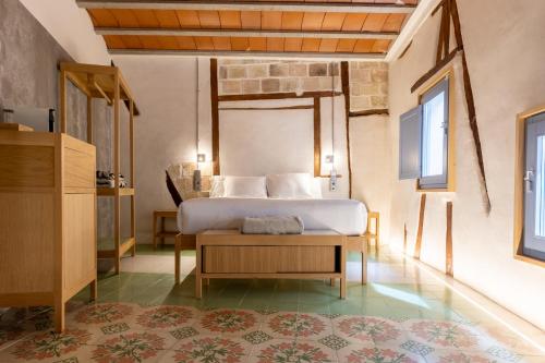 Hotel Carlos V in Toledo City Center