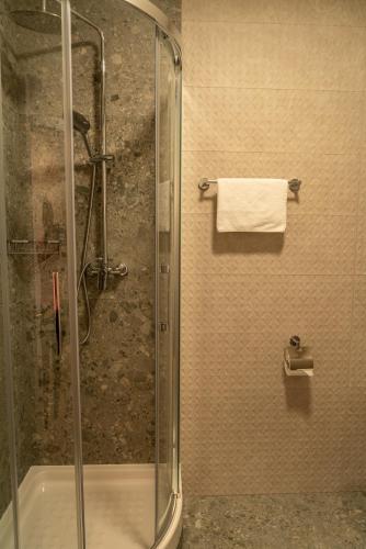 Studio Apartment image 10