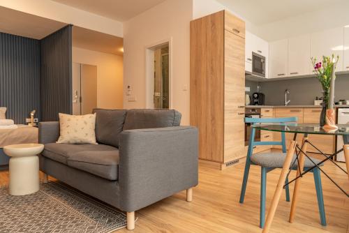 One-Bedroom Apartment image 10