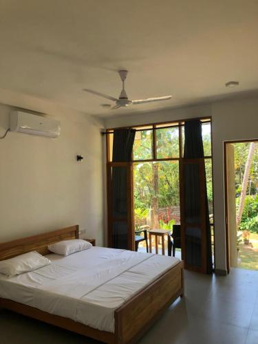 Deluxe Double Room image 8
