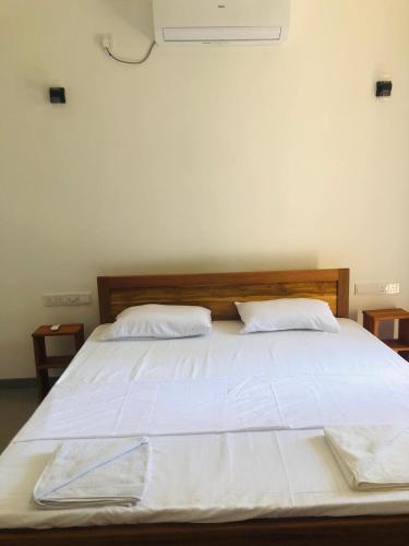 Deluxe Double Room image 6