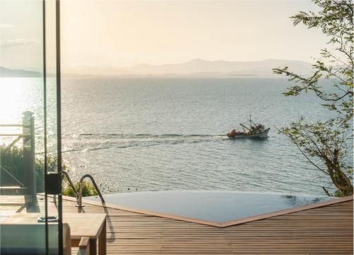 Emerald Bungalow image 2