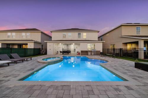 Colorful 5 Bdrm Villa with Game Room in Encore