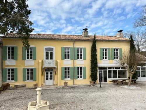 Grande maison en bord de rivière gîte à louer Ayguemorte-les-Graves