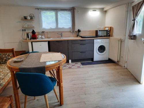 廚房, Giverny, Cosy studio au vert in 紀梵尼