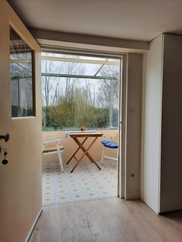 Giverny, Cosy studio au vert in 紀梵尼