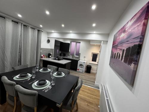 BetaHouse -3BR -Pool Table -Free parking -Spacious, Manchester (fotografie 9)