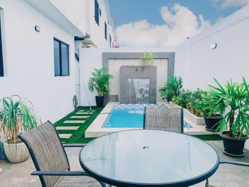 Facilities, Casa con piscina privada para familias in La Aurora