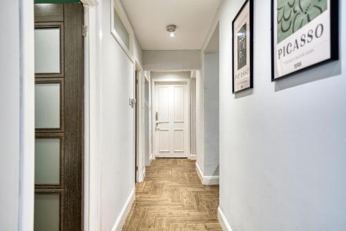 Spacious 4 Bedroom Apt Near West End Glasgow, Glasgow (Foto 10)