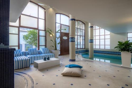 Ma Maison No8 Downtown Villa, Indoor Heated Pool, Athens (photo 2)