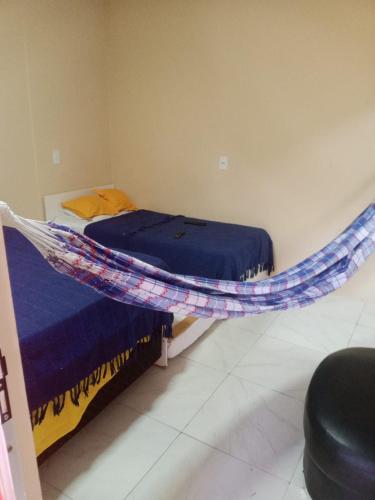 3 twin beds