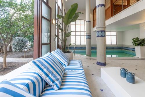 Ma Maison No8 Downtown Villa, Indoor Heated Pool, Athens (photo 4)