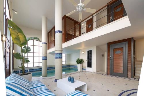 Ma Maison No8 Downtown Villa, Indoor Heated Pool, Athens (photo 3)
