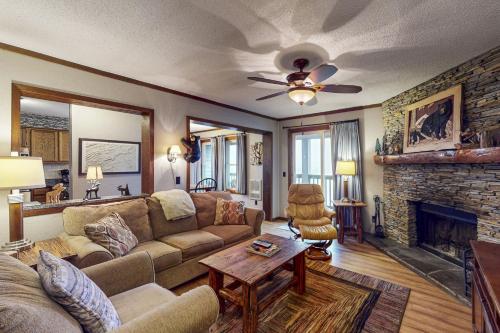 The Pinnacle Inn 3318