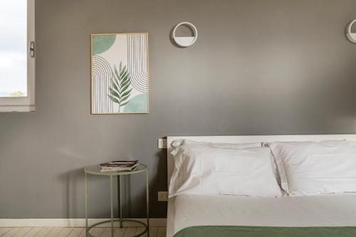 One-Bedroom Apartment image 10