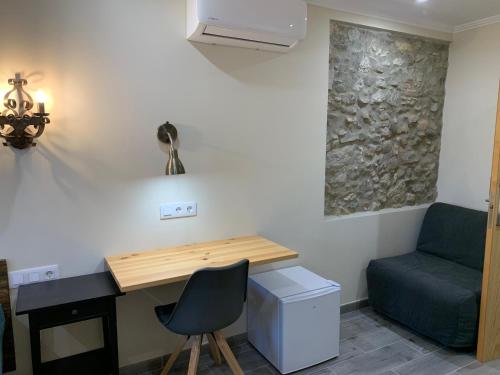 Hostal Milana Girona in Girona City Center