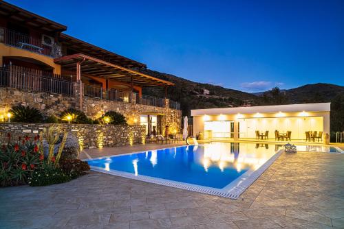 Басейн, Cilento Holiday Village in Монтекоріце